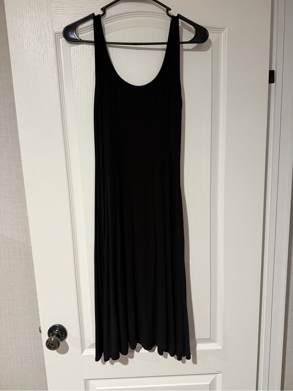 Black Sleeveless Scoop Neck Maxi Dress